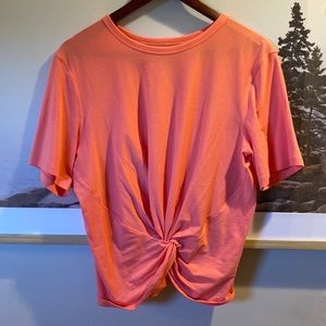 Lululemon Salmon crescent T size 8